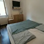 Habitación en casa particular Aradi With Private Bathroom In The Centre Mid Term Budapest