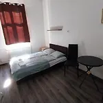 Habitación en casa particular Aradi With Private Bathroom In The Centre Mid Term *