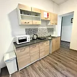 Habitación en casa particular Aradi With Private Bathroom In The Centre Mid Term Budapest