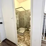 Habitación en casa particular Aradi With Private Bathroom In The Centre Mid Term *