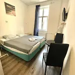 Aradi With Private Bathroom In The Centre Mid Term