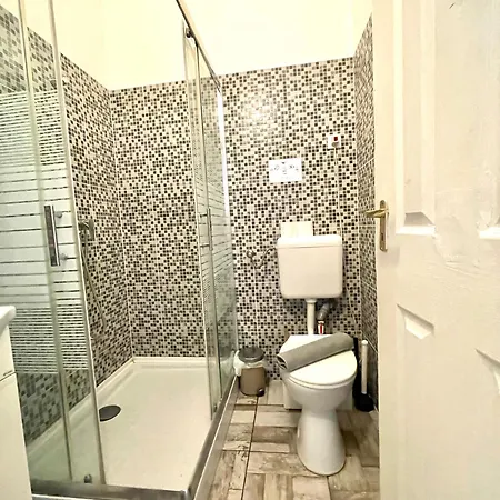 Aradi With Private Bathroom In The Centre * ブダペスト
