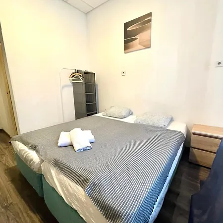 Rum i privatbostad Aradi With Private Bathroom In The Centre Mid Term