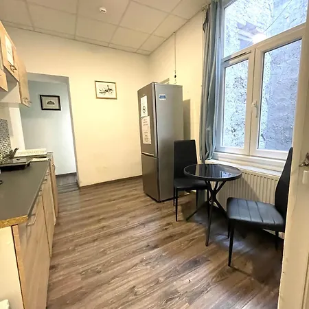 Aradi With Private Bathroom In The Centre Mid Term