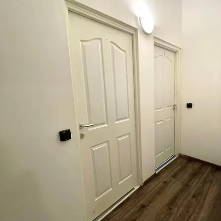 Alloggio in famiglia Aradi With Private Bathroom In The Centre Mid Term Budapest