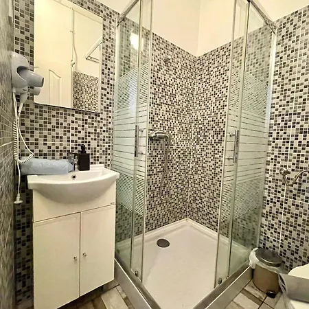 Aradi With Private Bathroom In The Centre Mid Term Séjour chez l'habitant Budapest
