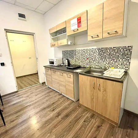 Séjour chez l'habitant Aradi With Private Bathroom In The Centre Mid Term Budapest