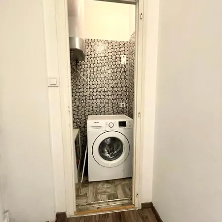 Aradi With Private Bathroom In The Centre Mid Term