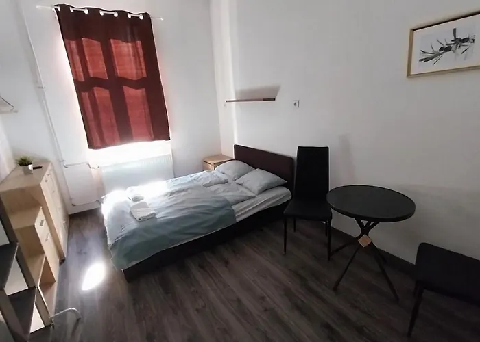 Gazde/Camere de închiriat Aradi With Private Bathroom In The Centre Mid Term *