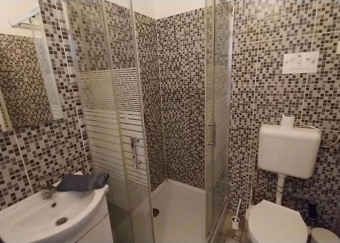 Aradi With Private Bathroom In The Centre Mid Term * Budapesta