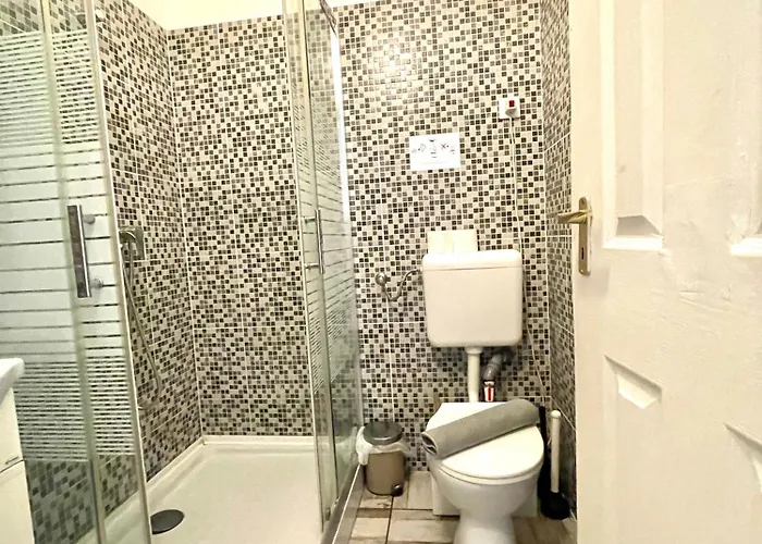 Aradi With Private Bathroom In The Centre Mid Term * Budapesta