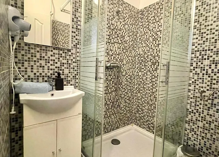Aradi With Private Bathroom In The Centre Mid Term Gazde/Camere de închiriat Budapesta