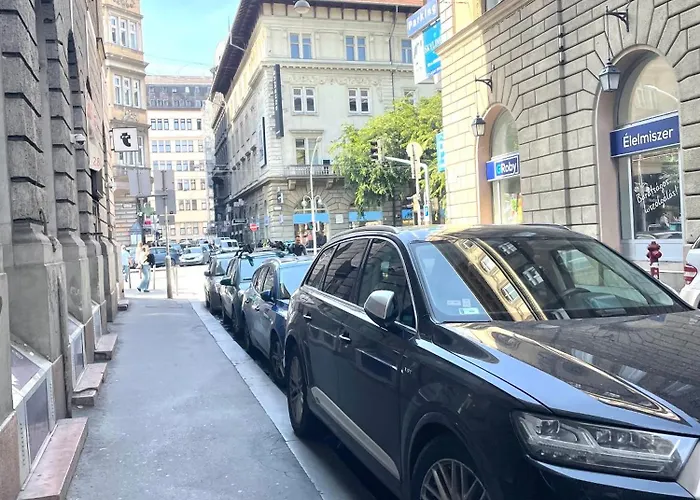 Aradi With Private Bathroom In The Centre Mid Term Budapesta