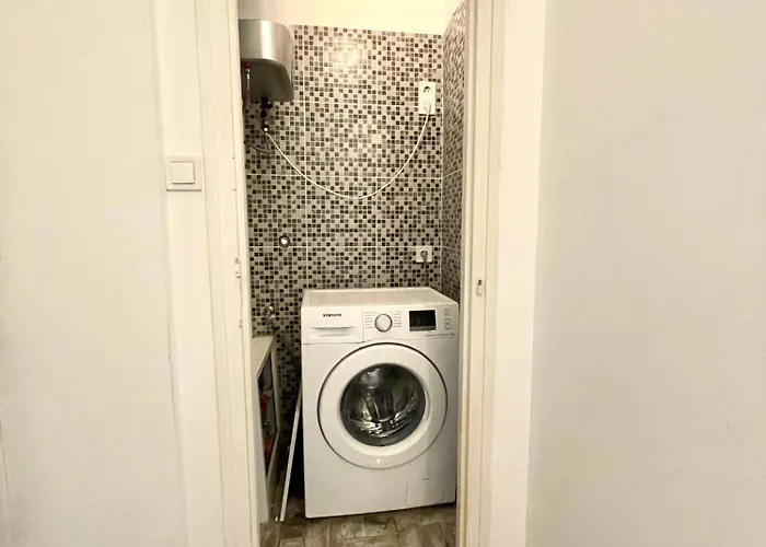 Aradi With Private Bathroom In The Centre Mid Term