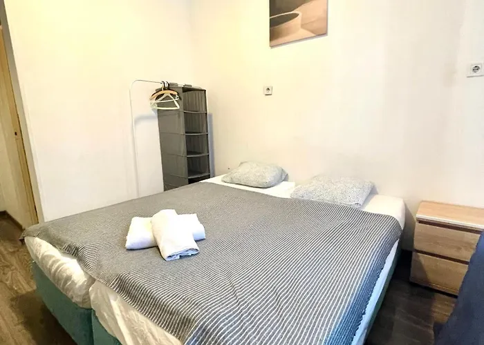 Gazde/Camere de închiriat Aradi With Private Bathroom In The Centre Mid Term